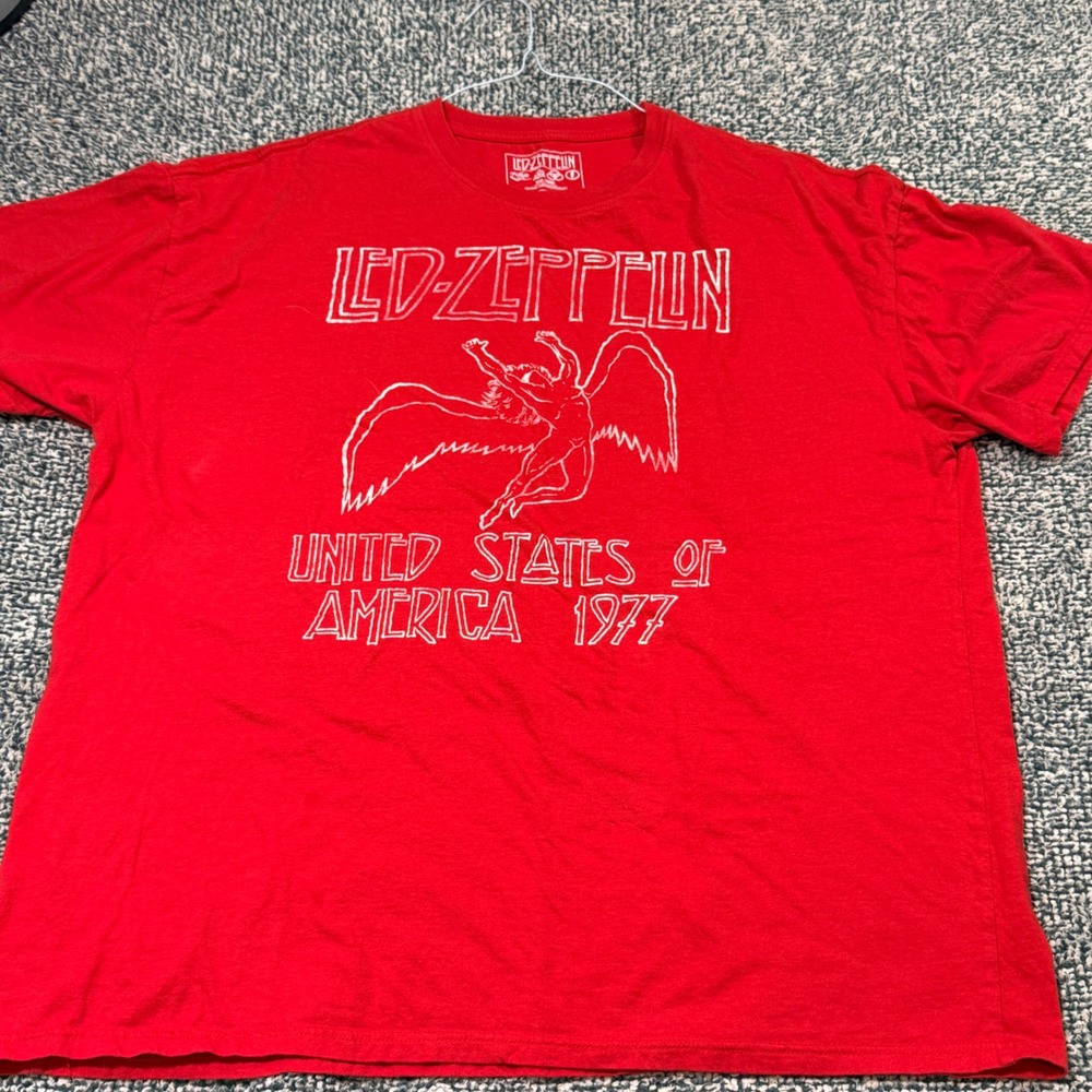 Led Zeppelin Red Graphic T-Shirt USA 1977 Tour Icarus Logo Mens Size S/M